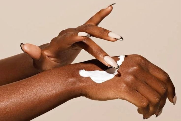 🌞 Mitet më të zakonshme për kremin e diellit: çfarë nuk të thonë në Instagram